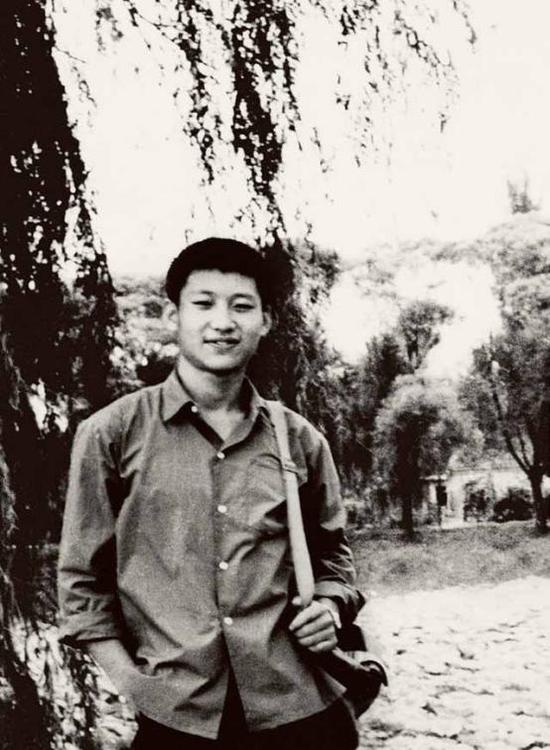1972年，插隊回京探親時的習近平。來源：新華社
